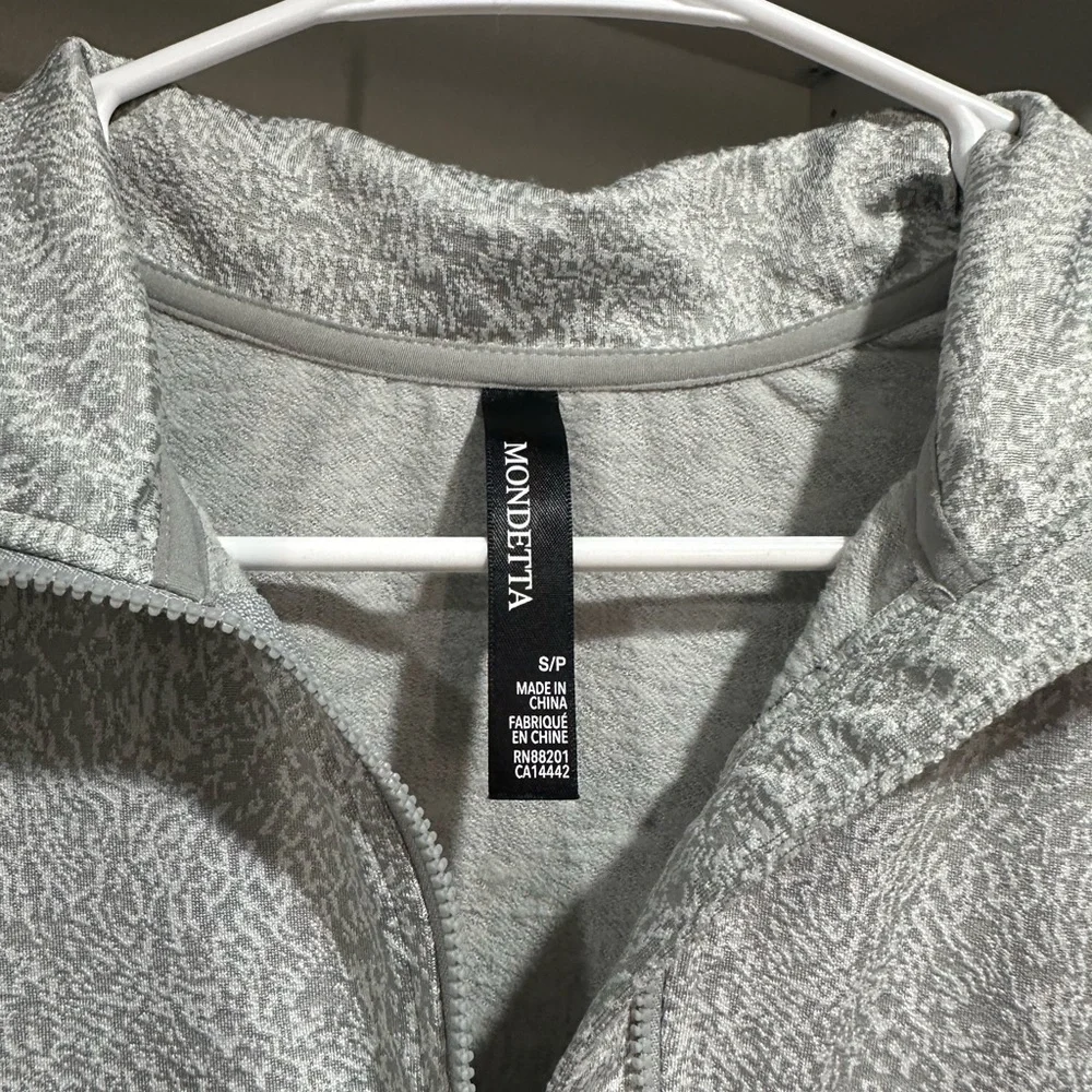 Mondetta Light Gray Patterned Pullover - Picture 3 of 5